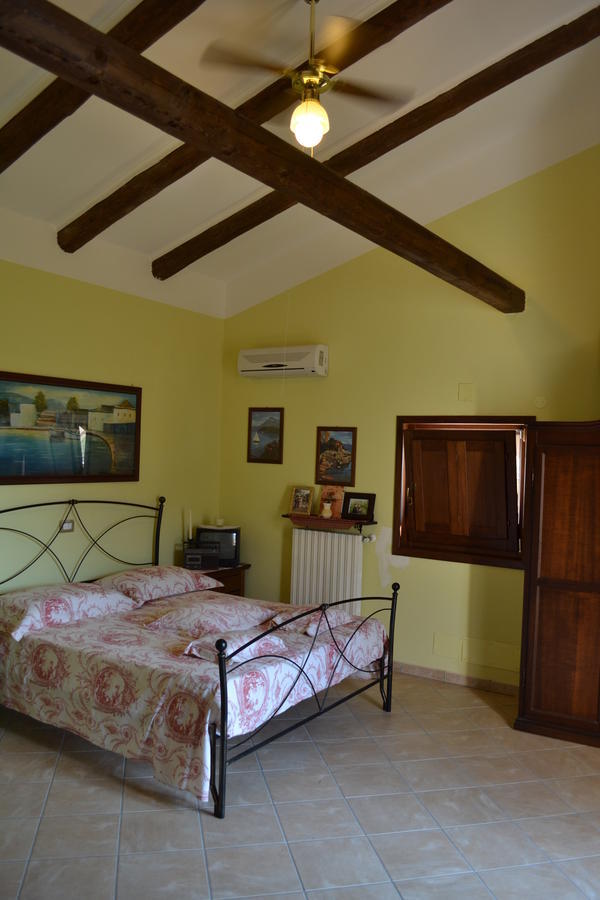 La Casa Di Lidia Bed & Breakfast Cardile Стая снимка
